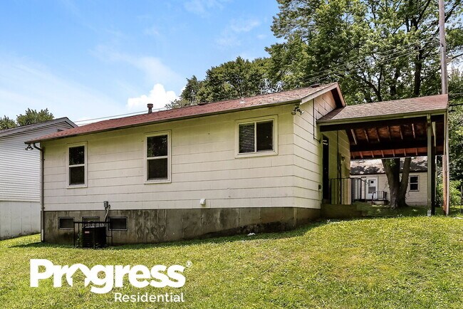 Building Photo - 251 Flora Dr