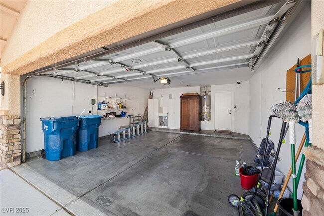 Building Photo - 11012 Vallerosa St