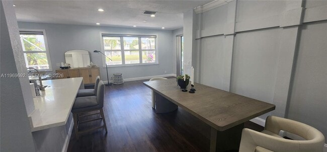 Building Photo - 833 Vista Meadows Dr