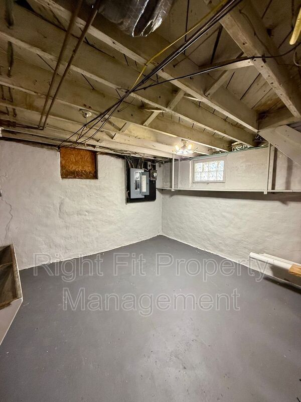 Building Photo - 255-257 Fountain Avenue