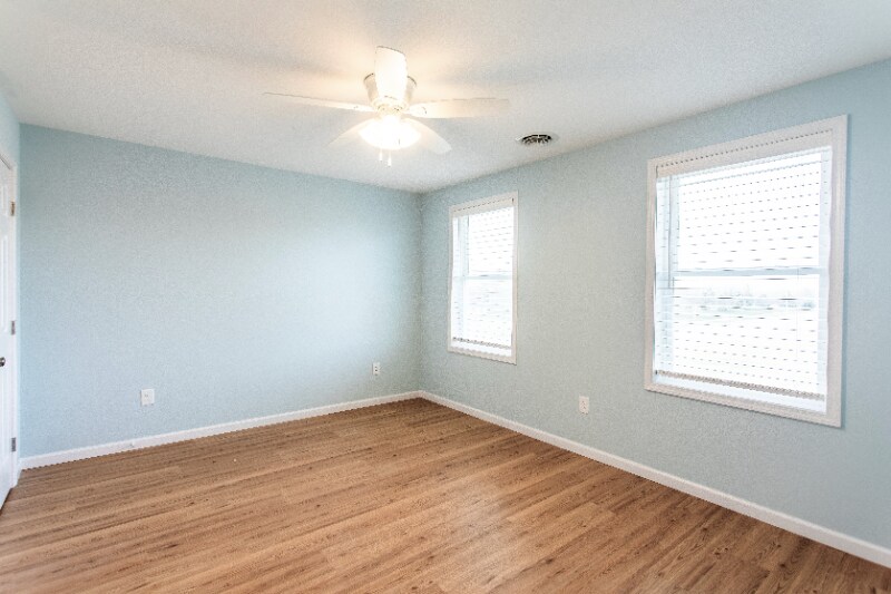 Building Photo - 4487 Straight Arrow Rd