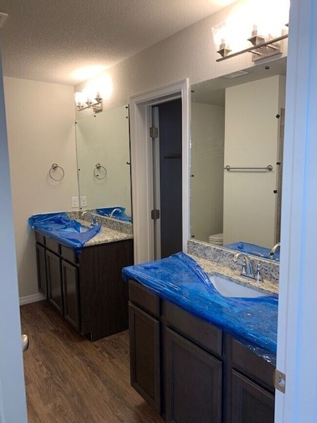 Building Photo - Can you picture yourself in this home?