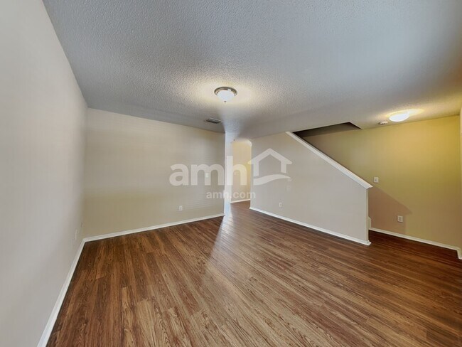 Building Photo - 2050 Harcourt Pl