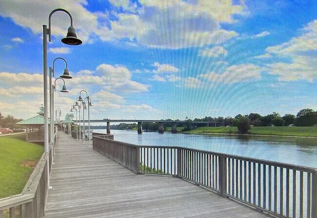 Building Photo - 223 S Grand St