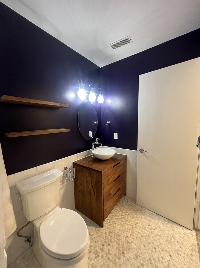 Building Photo - 9309 Sandler Dr