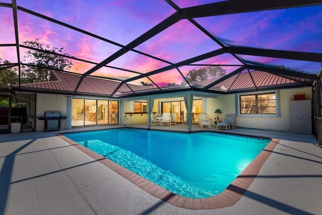 Building Photo - 2341 NW Bay Colony Ct