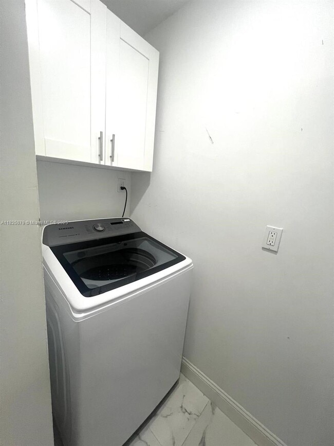 Building Photo - 14213 SW 121st Pl