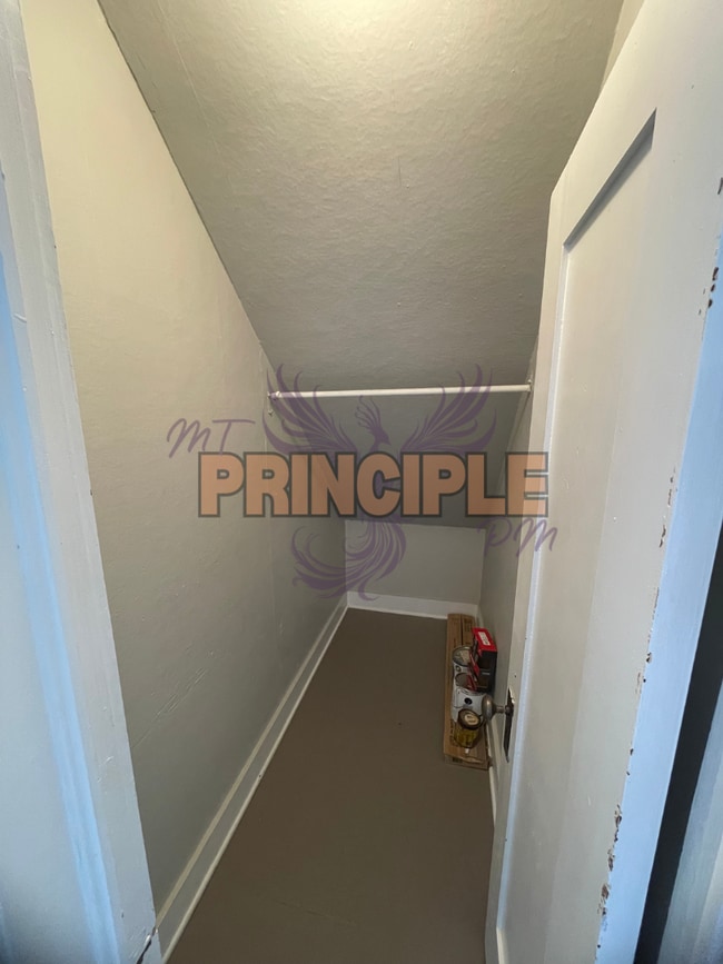 Building Photo - 735 Placer St
