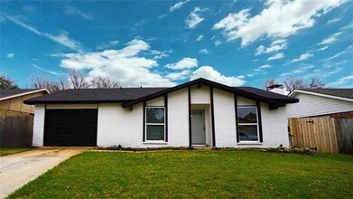 Building Photo - 6408 Locust St