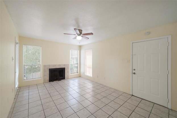 Building Photo - 3900 Woodchase Dr
