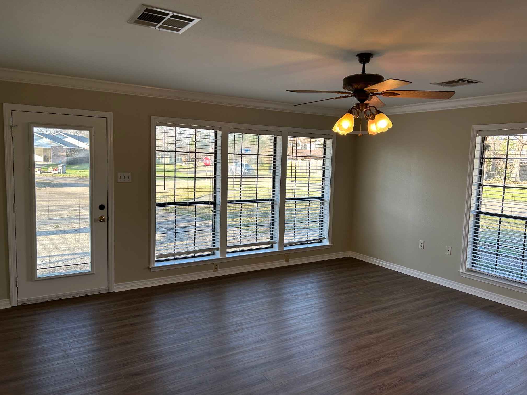 Sun Room - 2856 Woodbrook Dr