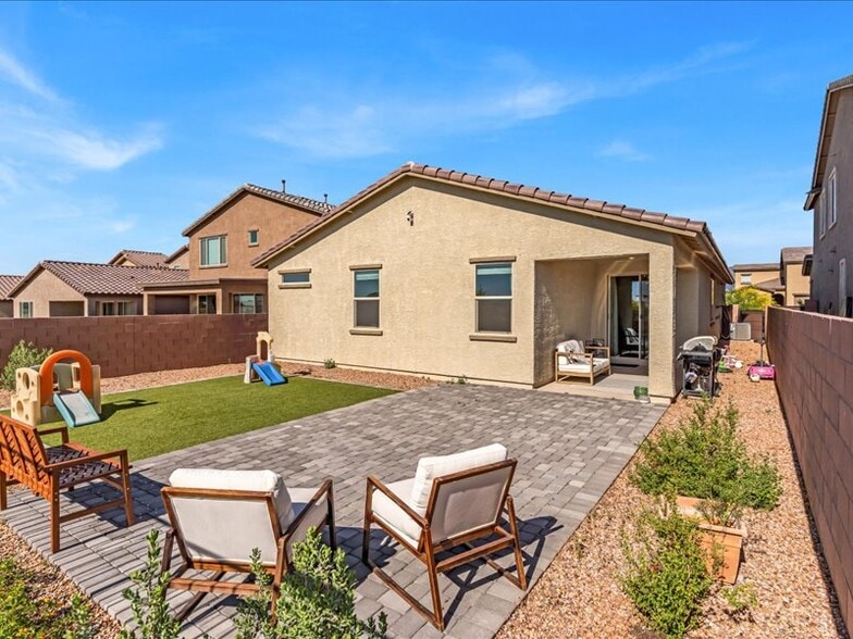 Building Photo - 7880 S Bonanza Park Dr