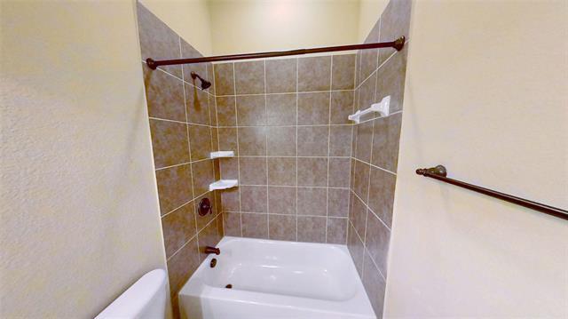 Building Photo - 4504 Woodcrest Ln