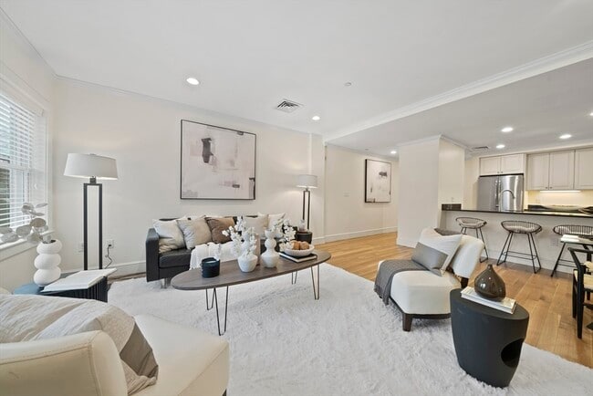 Building Photo - 321 Hammond Pond Pkwy