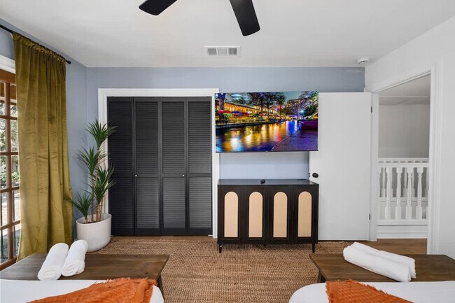 Building Photo - 13702 Yellow Oak Cir