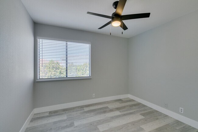 Building Photo - 3-Bedroom Dream Home in Green Valley