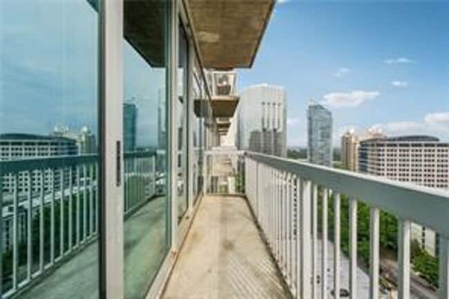 Building Photo - 1 Bedroom + 1 Bath with Views of Buckhead!