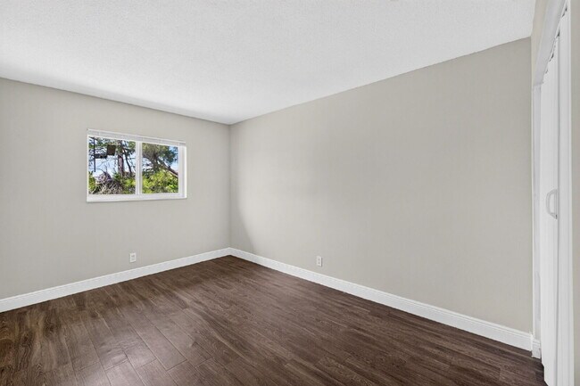 Building Photo - 1007 Prospect Rd