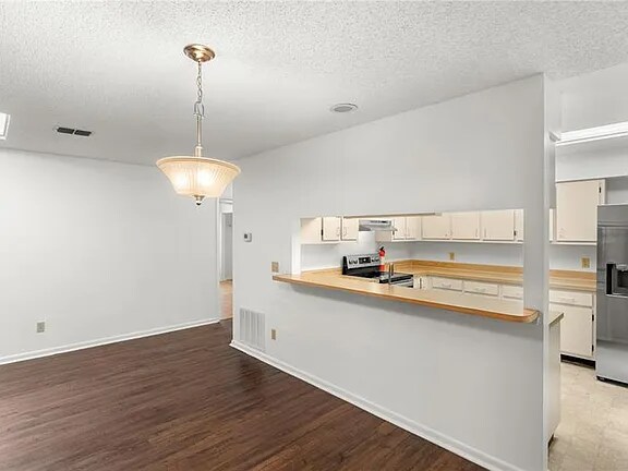 Building Photo - 1020 NE 30th Ave