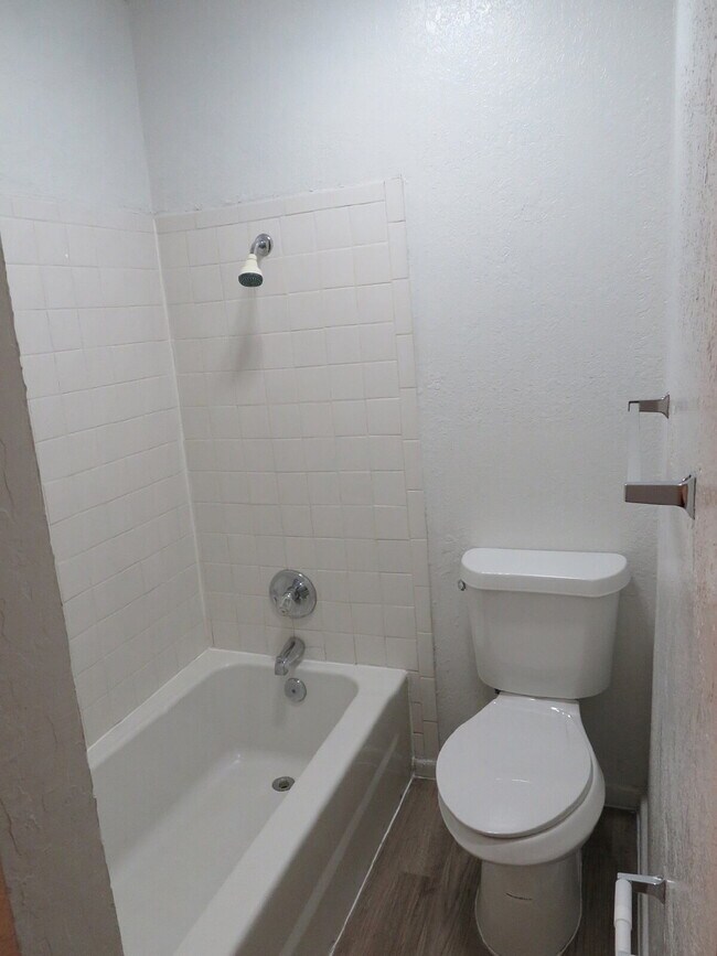 Building Photo - Unwind in spacious 3-bedroom, 2-bathroom home!