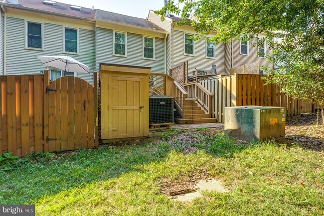 Building Photo - 7490 Laurel Oak Ct