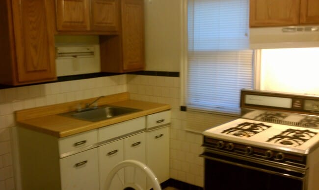 Building Photo - $1195.00/ 2br - 2 Bedroom Home in Jennings...