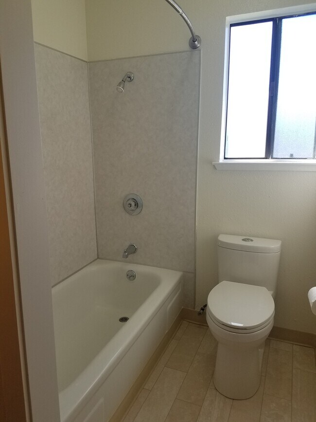 Building Photo - 228