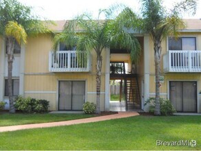 Building Photo - Spacious Ground-Floor 2-Bed/2-Bath Condo i...