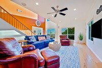 Building Photo - 1185 Tamarack Ave