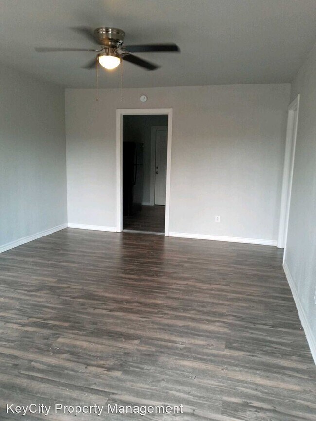 Building Photo - 3 br, 1 bath House - 1433 N Mockingbird Ln