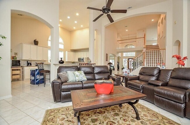 Building Photo - 1306 Ventura Canyon Dr
