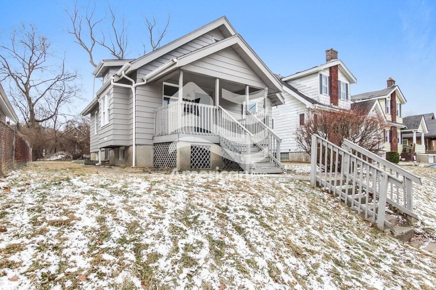 Building Photo - 1823 Sundale Ave