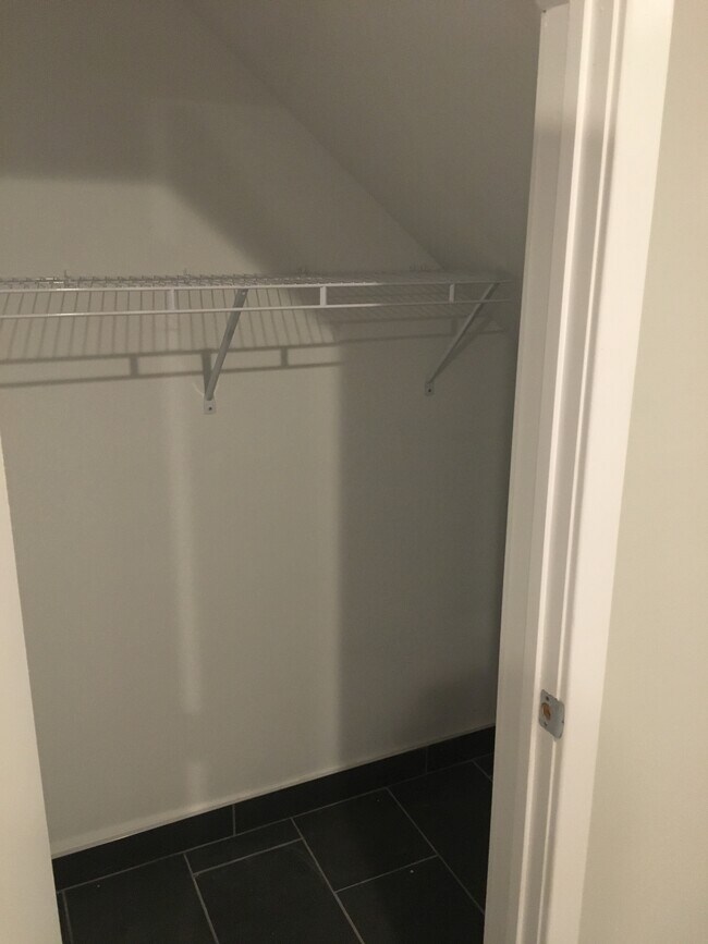 Building Photo - 1515 N Mascher St