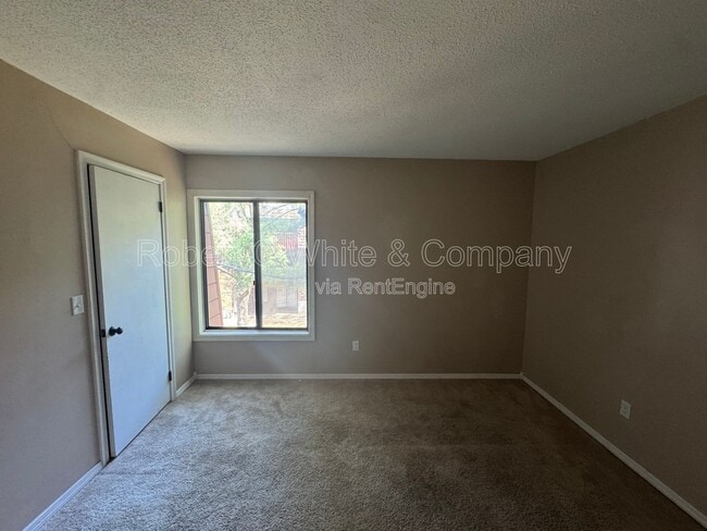 Building Photo - 95 Woodsedge Dr