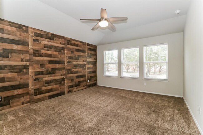 Building Photo - 21606 Bluejay Blvd
