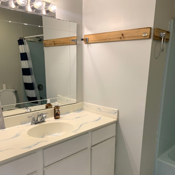 Building Photo - 1200 Zion Dr