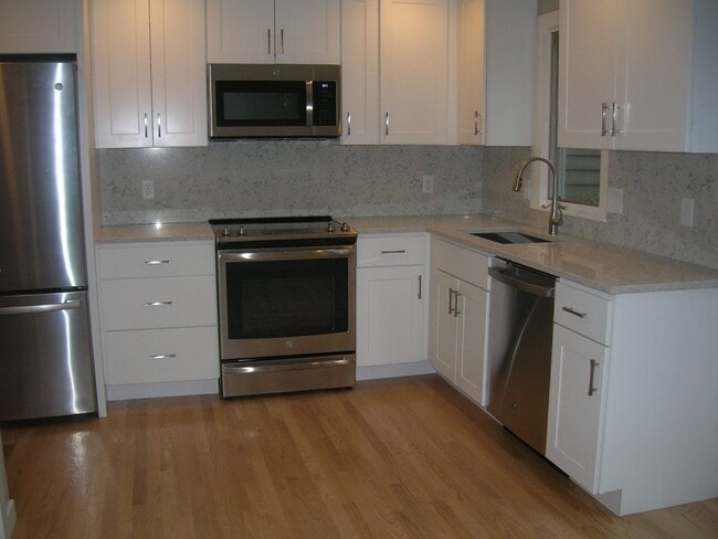 Building Photo - 64 Potter Pond