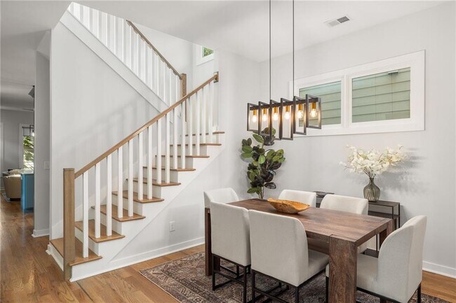 Building Photo - 654 Woodward Ave SE