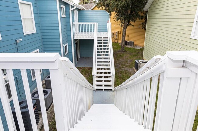 Building Photo - 8703 Knightsbridge Ct