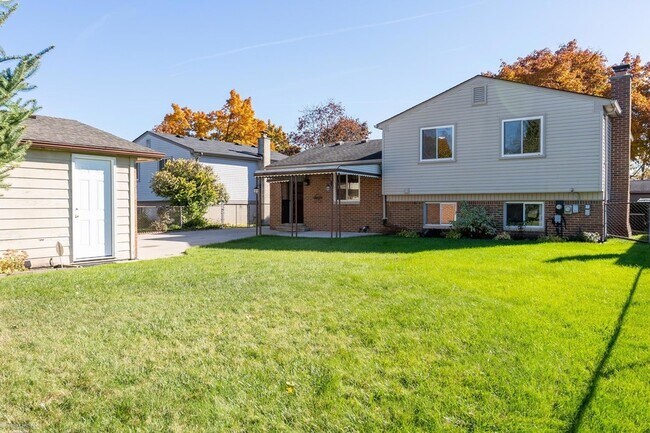 Building Photo - 14323 Mary Grove Dr