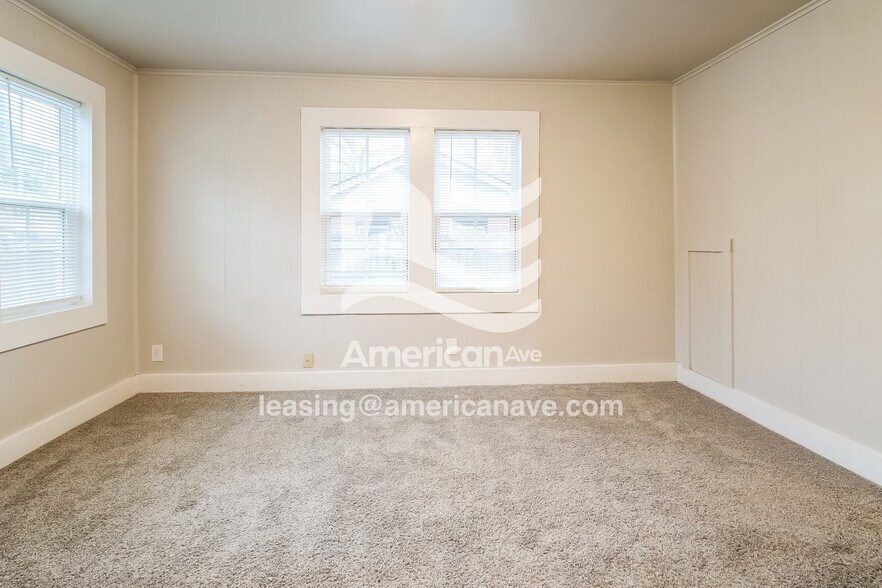 Building Photo - 212 N Walnut Ave