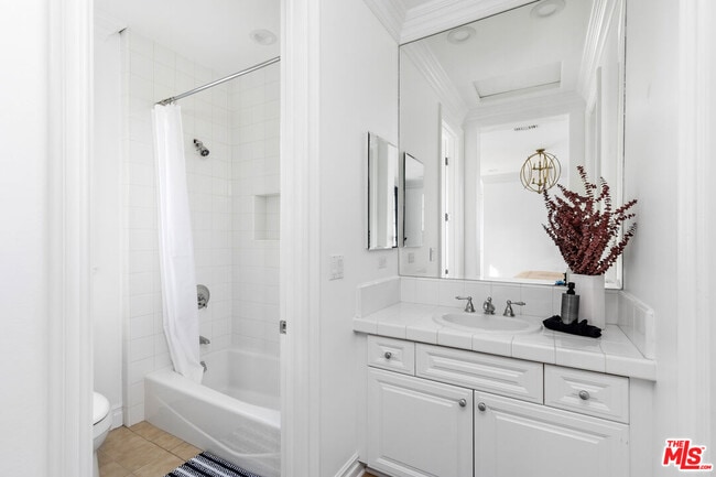 Building Photo - 25490 Prado De Las Bellotas