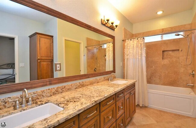 Building Photo - 17151 Upper Starr King Dr