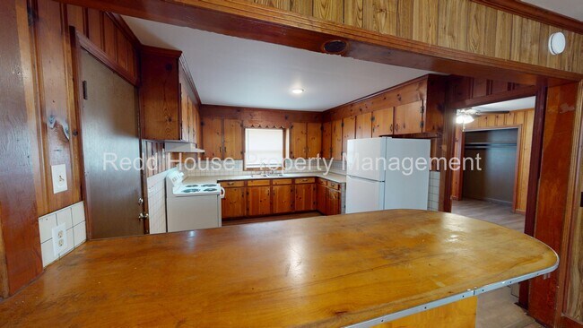 Building Photo - 107 Metcalf St