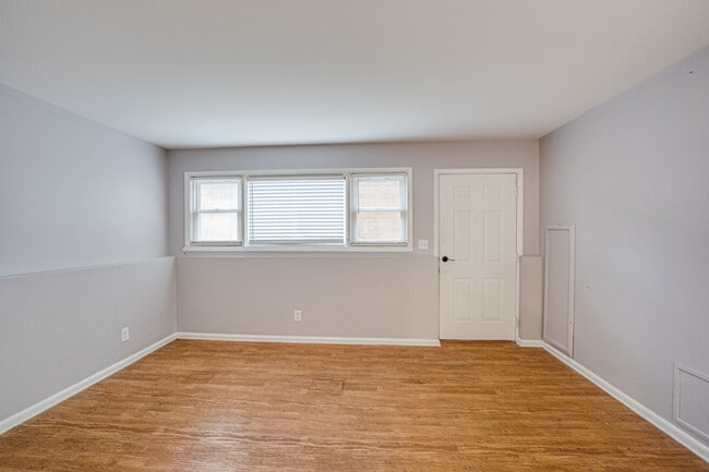 Building Photo - 839 Bishop Ave