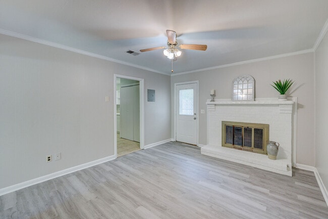 Building Photo - 213 El Ogden Dr