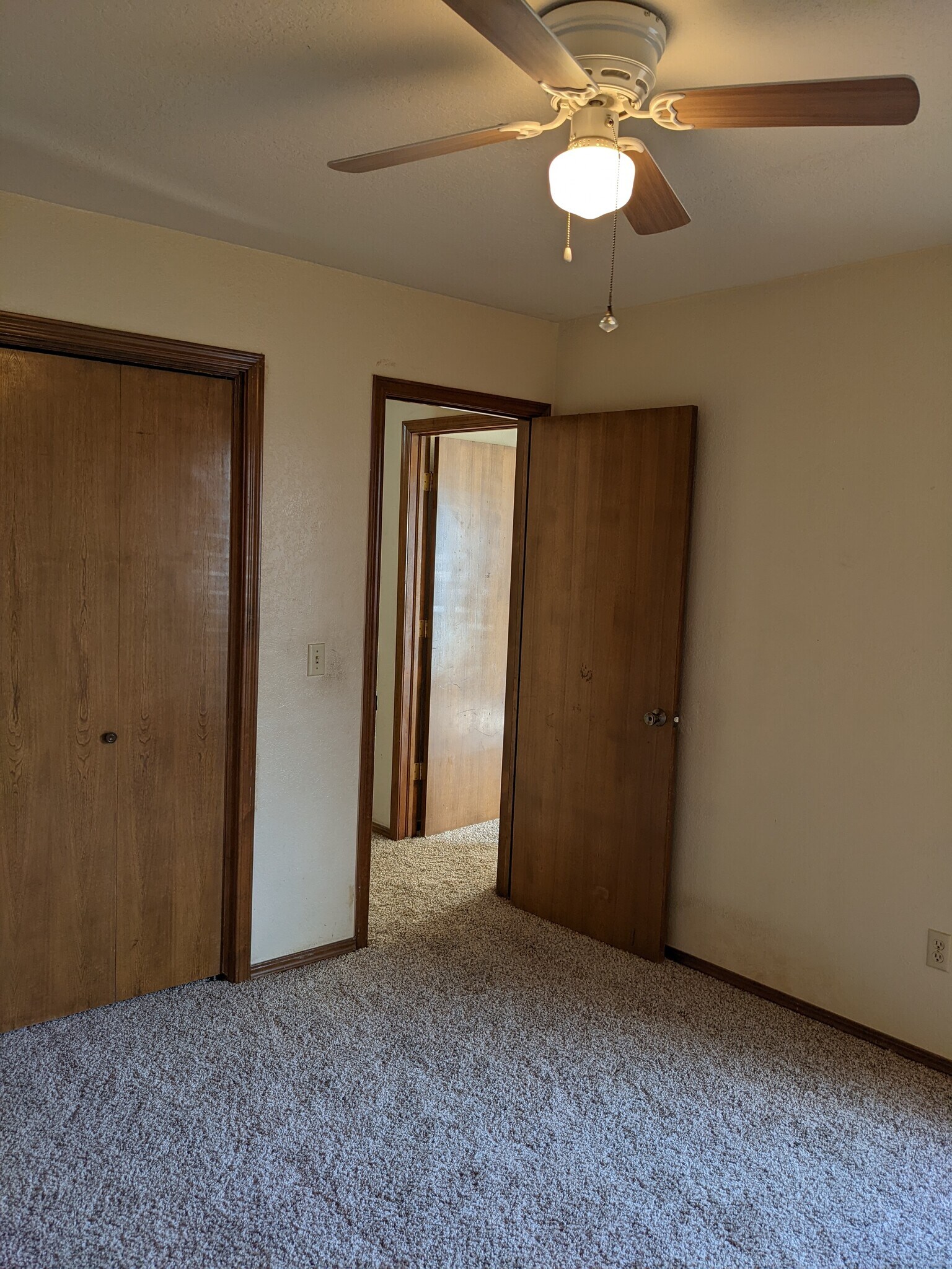 Bedroom 2 with closet - 1616 Julie Plz