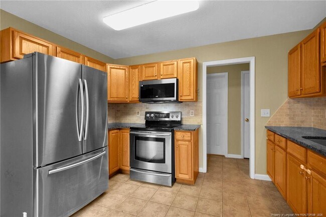 Building Photo - 75 Countess Ct