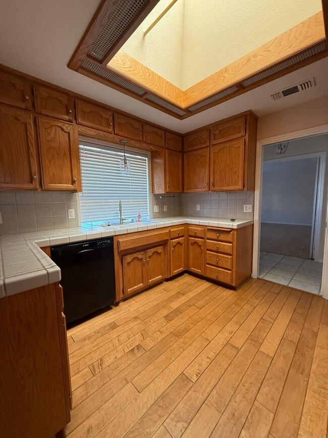 Building Photo - Beautiful 3-bedroom 2 bathroom Home for rent in Madera