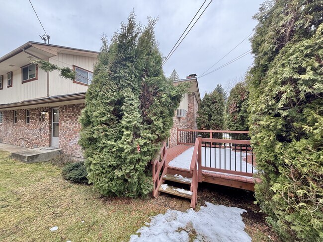 Building Photo - 1309 E 30th Ave